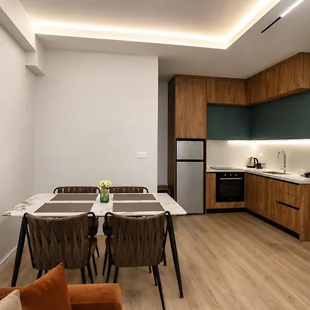 E & E * Tirana